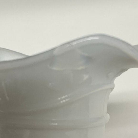 Vintage AVON Skin-So-Soft Delft Blue Bath Oil Bowl & Pitcher Set 1970's - Picture 7 of 9